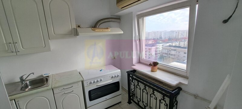 Inchiriere apartament 3(din4)camere pe bd Decebal, metroul M2