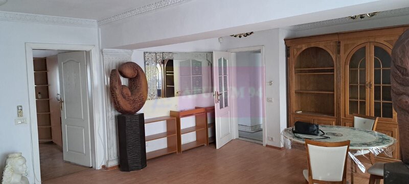 Inchiriere apartament 3(din4)camere pe bd Decebal, metroul M2